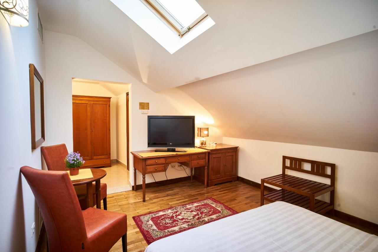 Cozy Attic Room V 布加勒斯特 外观 照片